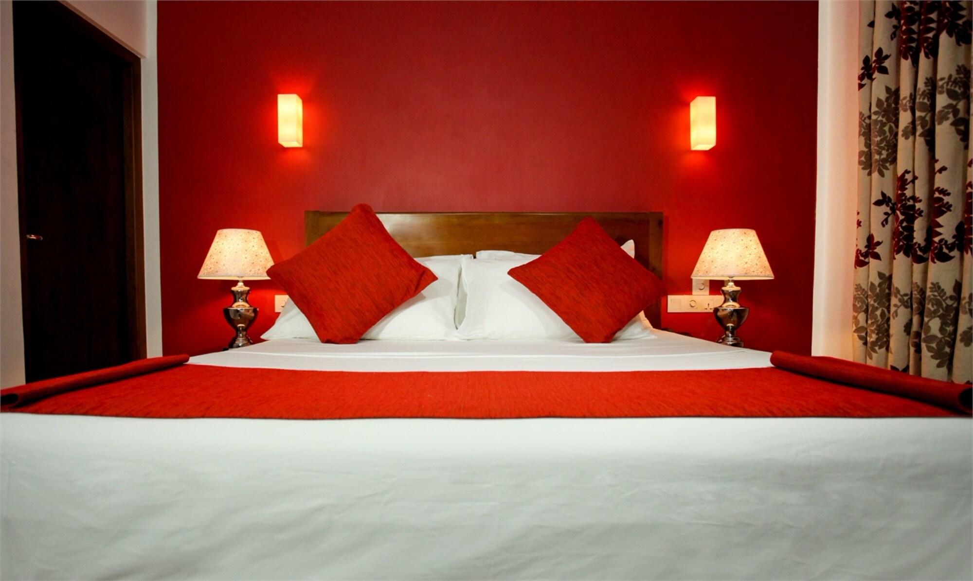 Hotel Travellers Nest Kandy Exterior photo