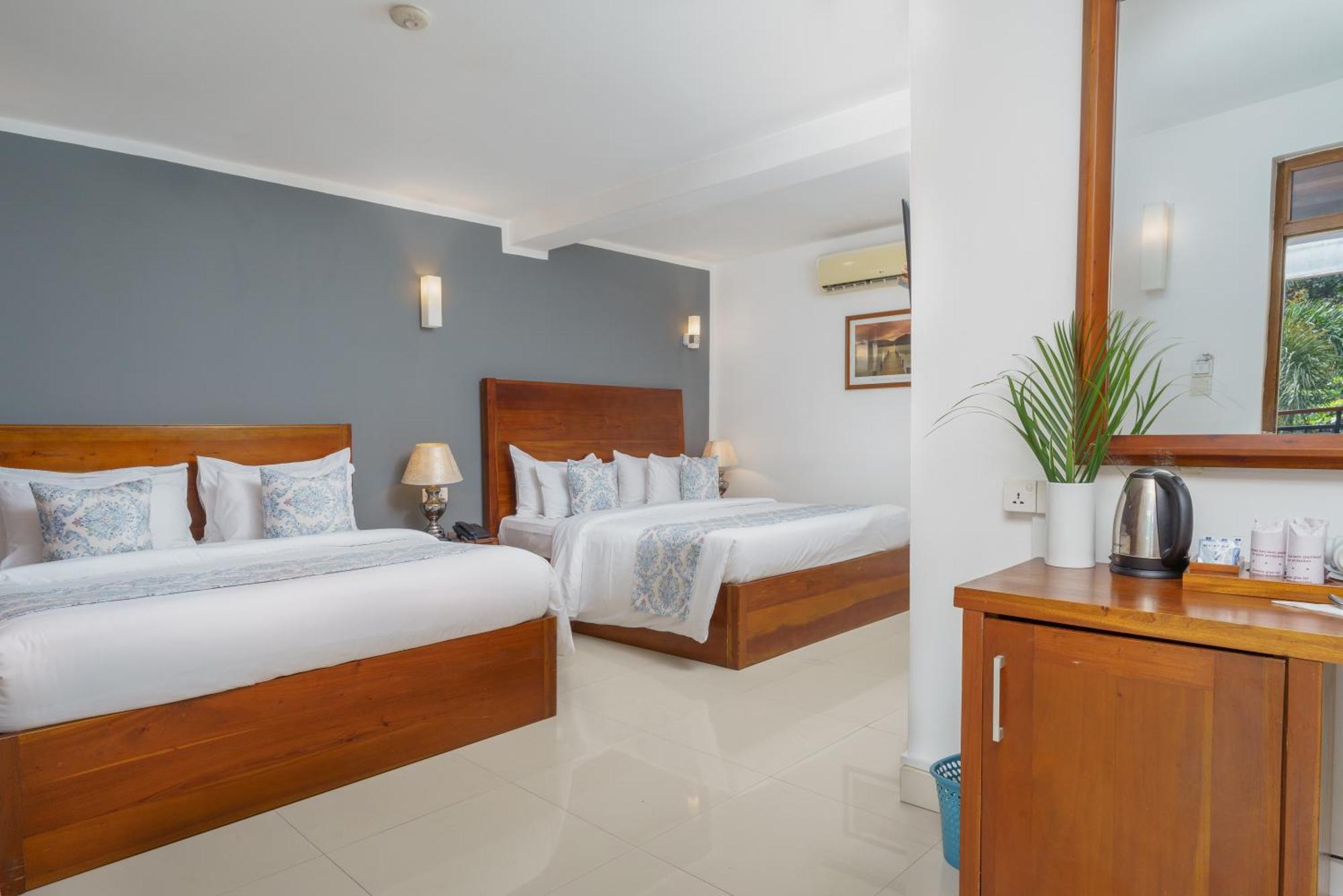 Hotel Travellers Nest Kandy Exterior photo